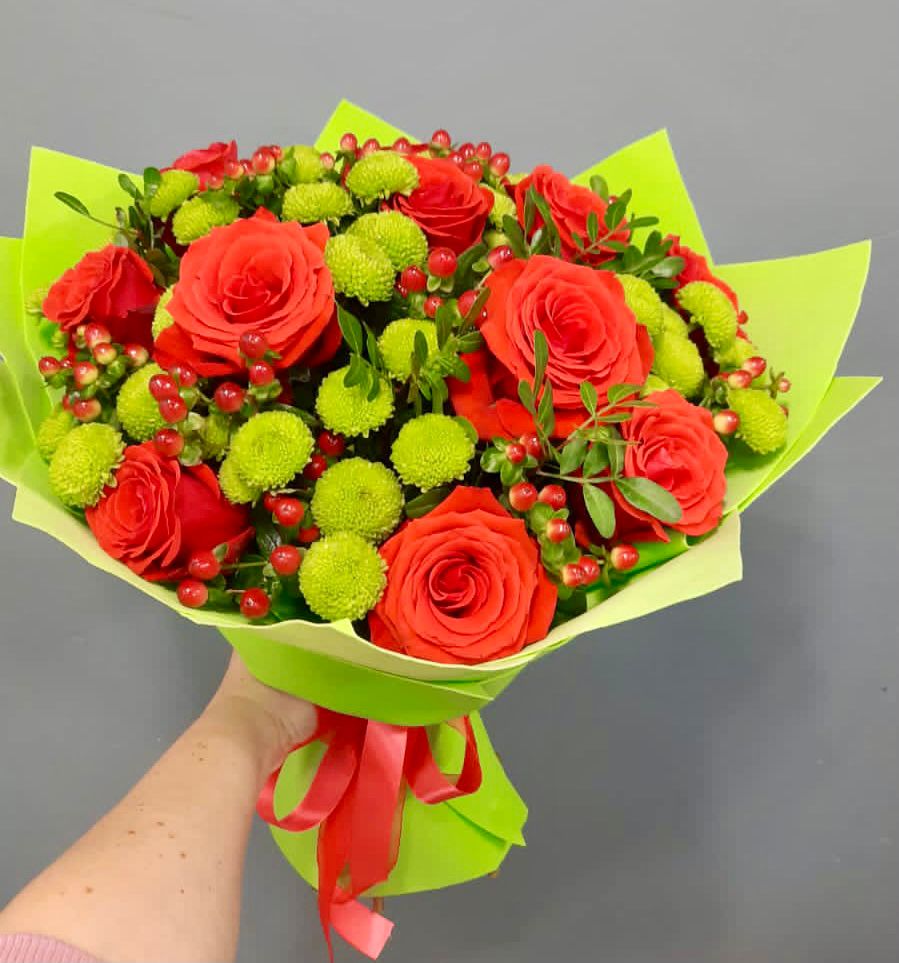 Букет цветов из: Хризантемы и Розы в Верхние Серги