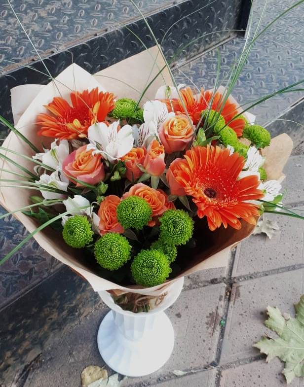 Букет цветов из: Герберы, Хризантемы, Альстромерии и Розы в Верхние Серги
