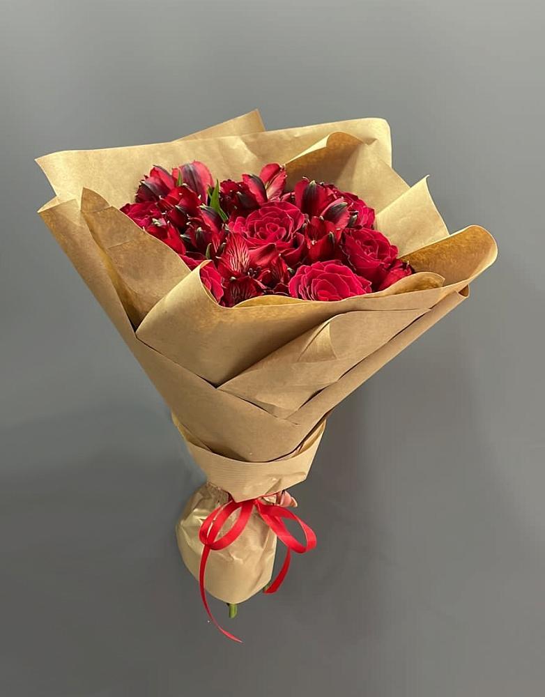 Букет цветов из: Альстромерии и Розы в Верхние Серги