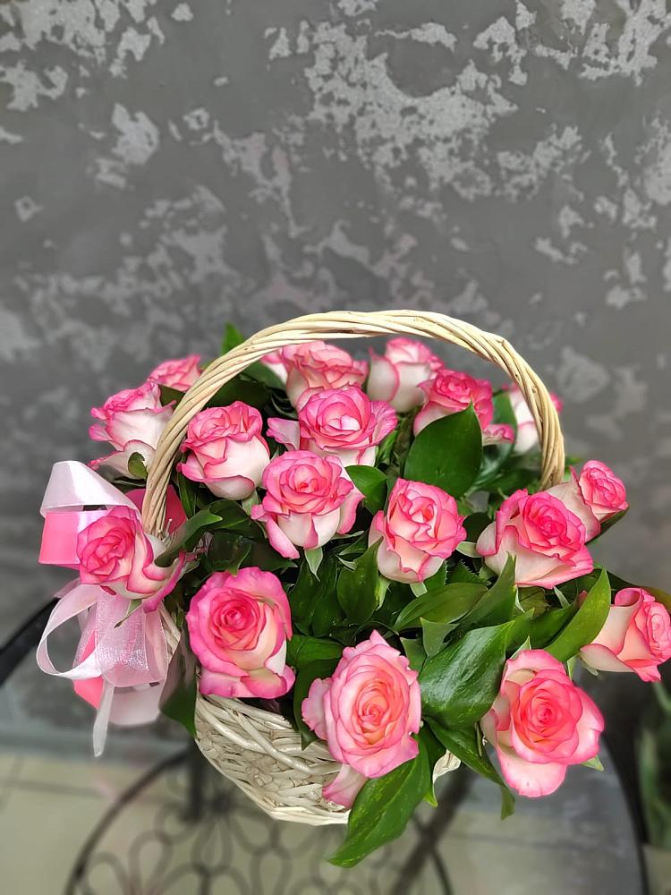 Цветочная композиция из Розы в корзине в Верхние Серги