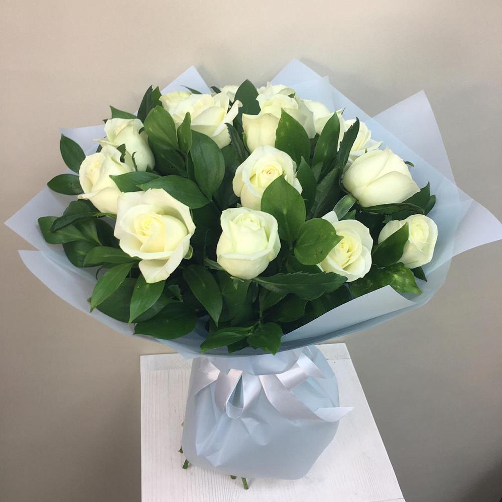 Букет 15 Белых роз Проуд в Верхние Серги