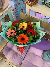 Букет цветов из:  Герберы, Хризантемы и Альстромерии #REPLACE_PRED# Верхние Серги