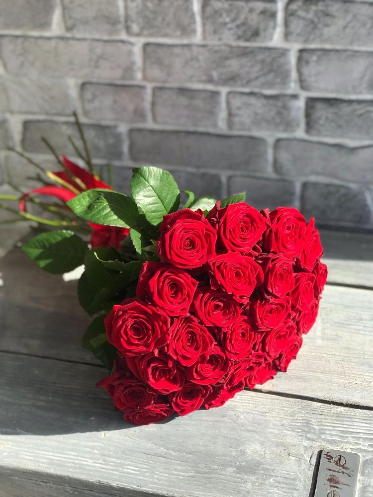 Букет Красные розы Фридом в Верхние Серги