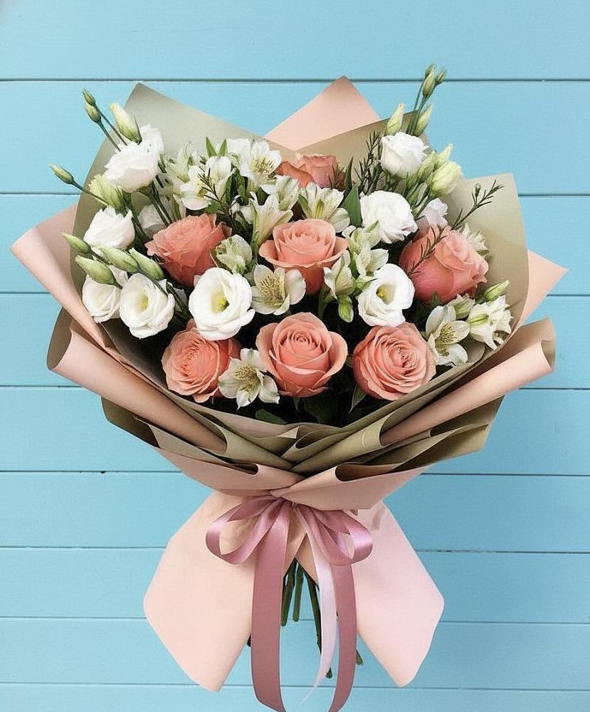 Букет цветов из: Розы, Альстромерии и Лизиантусы в Верхние Серги
