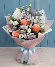 Букет цветов из:  Лизиантусы, Розы, Альстромерии и Гипсофила в Верхние Серги