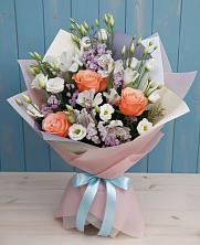 Букет цветов из:  Лизиантусы, Розы, Альстромерии и Гипсофила в Верхние Серги