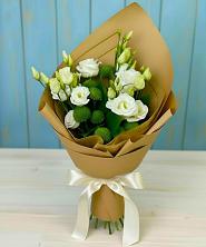 Букет цветов из:  Хризантемы и Лизиантусы в Верхние Серги