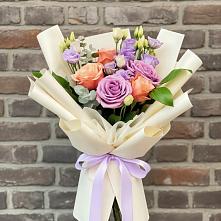 Букет цветов из:  Лизиантусы и Розы #REPLACE_PRED# Верхние Серги