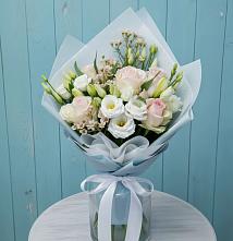 Букет цветов из:  Розы и Лизиантусы в Верхние Серги