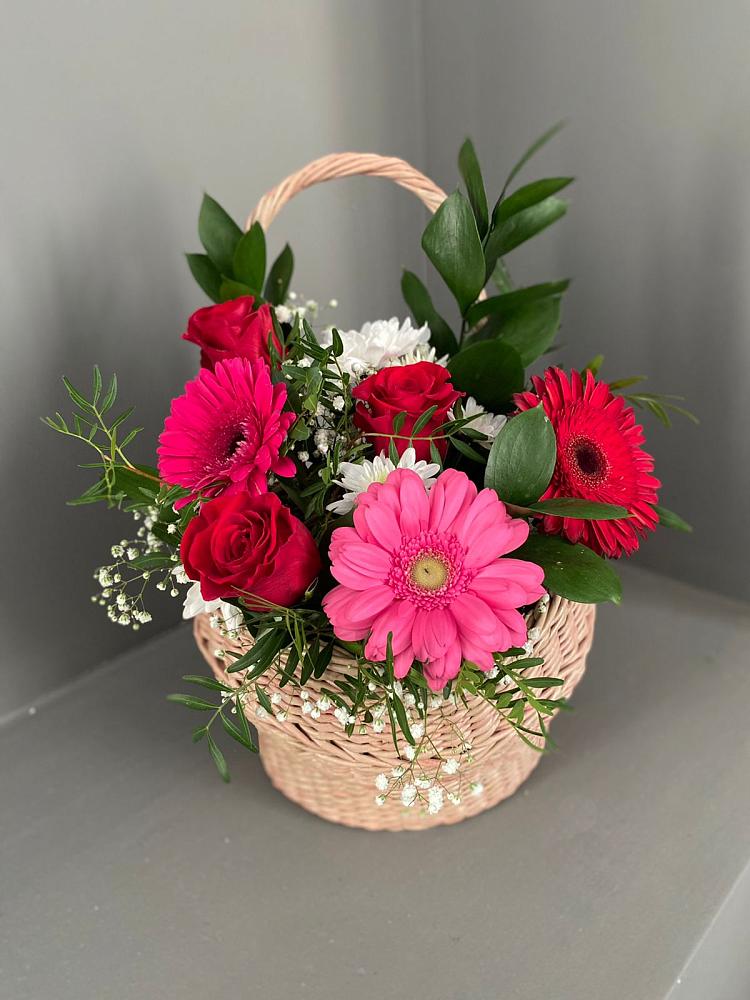 Цветочная композиция из Розы, Хризантемы и Герберы в корзине в Верхние Серги