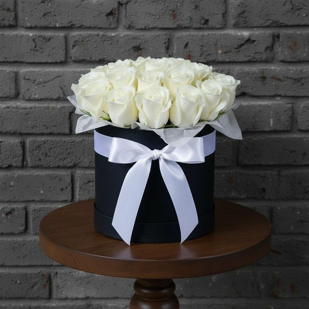 Цветочная композиция из Розы в шляпной коробке в Верхние Серги