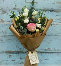 Букет цветов из:  Розы и Лизиантусы в Верхние Серги