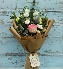 Букет цветов из:  Розы и Лизиантусы в Верхние Серги