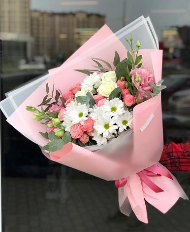 Букет цветов из: Розы, Лизиантусы и Хризантемы в Верхние Серги