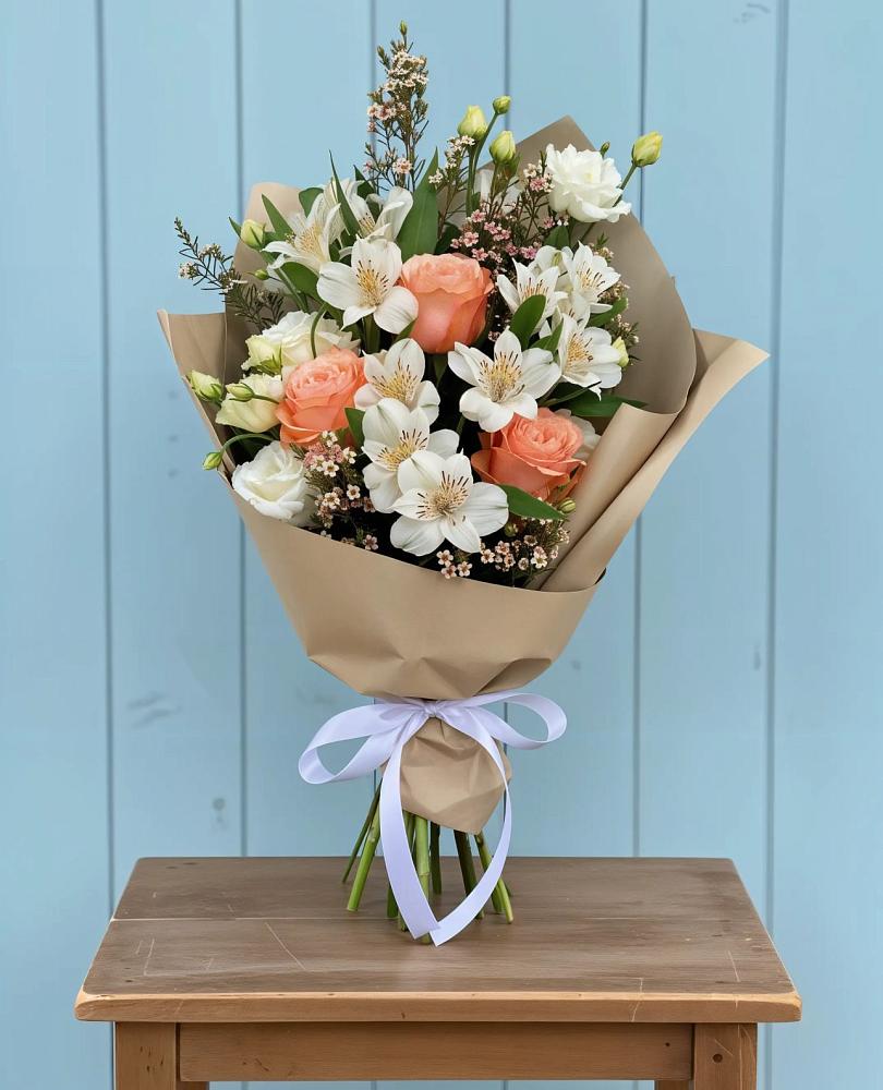 Букет цветов из: Альстромерии, Лизиантусы, Розы и Хризантемы в Верхние Серги